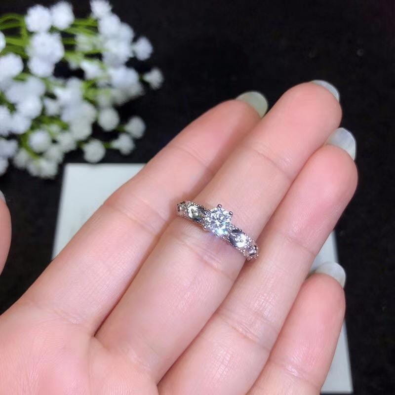 Platinum Plated Silver Vintage Moissanite Ring 0.5ct Moissanite Engagement Rings & Jewelry | Luxus Moissanite