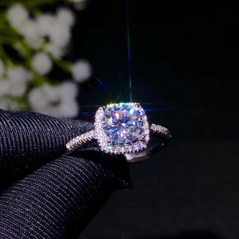 White Gold Plated Silver Halo Moissanite Ring 1ct Center Stone Moissanite Engagement Rings & Jewelry -High Quality Ring | Luxus Moissanite