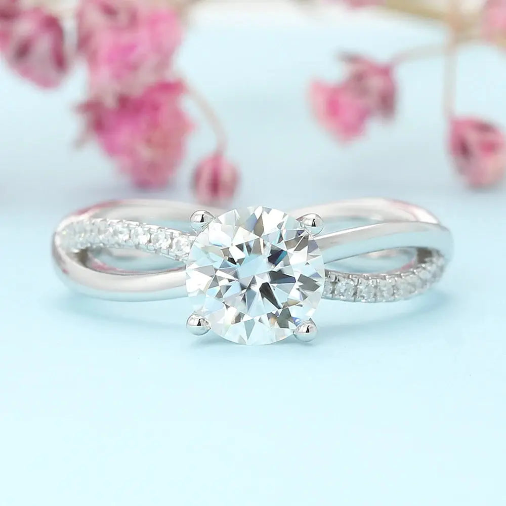 PLATINUM PLATED SILVER HALO TWIST BAND MOISSANITE 1CT Moissanite Engagement Rings & Jewelry | Luxus Moissanite