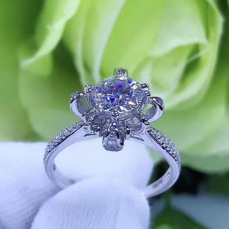 Platinum Plated Silver Vintage Moissanite Ring 0.8ct or 1ct Moissanite Engagement Rings & Jewelry | Luxus Moissanite