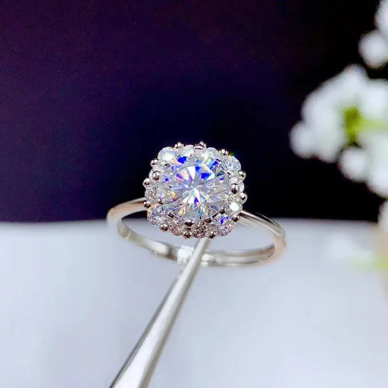 White Gold Plated Silver Halo Moissanite Ring 1ct Center Stone Moissanite Engagement Rings & Jewelry | Luxus Moissanite