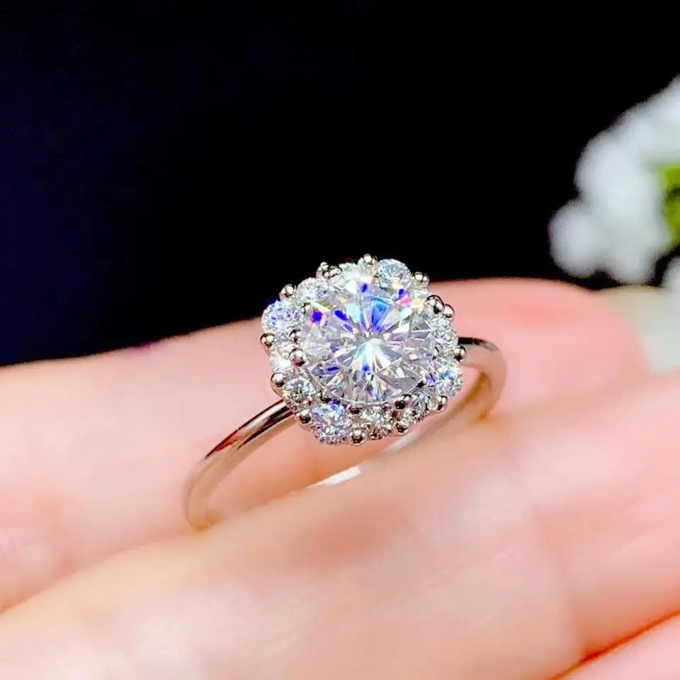 White Gold Plated Silver Halo Moissanite Ring 1ct Center Stone Moissanite Engagement Rings & Jewelry | Luxus Moissanite